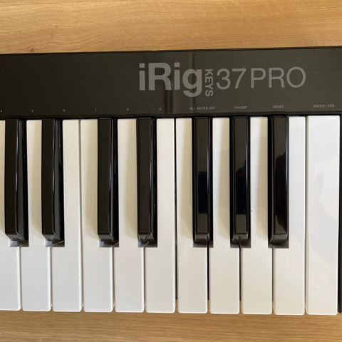 iRig KEYS 37 PRO keyboard