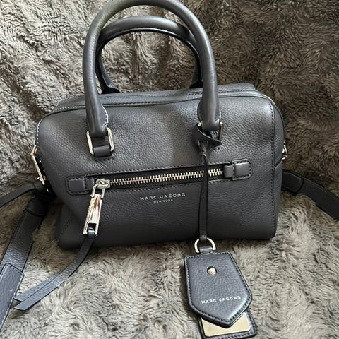 Marc Jacobs boston sling veske