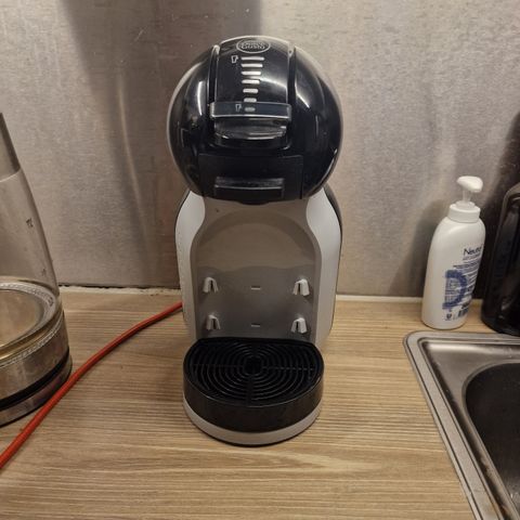 Nescafé Dolce Gusto Mini Me + over 8 bokser med patroner