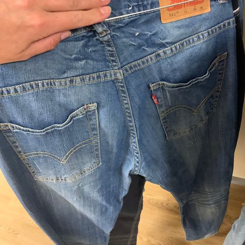 Lite brukt Levi's 511 ripped jeans str 152/12 år