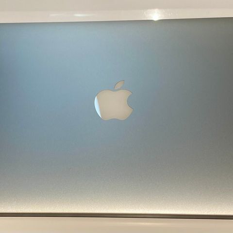 Pent brukt MacBook Pro 13-tommer (seint 2015-modell)