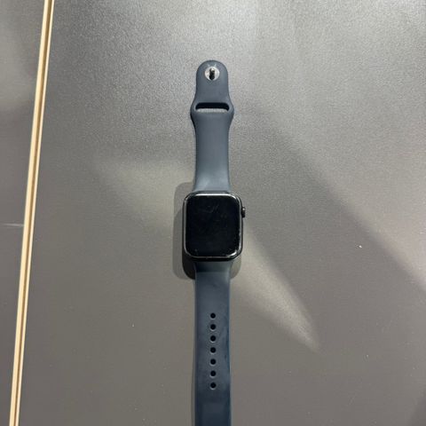 Apple Watch Series 7 45mm med E-Sim