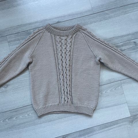 Nydelig strikket genser i str 3-4 år