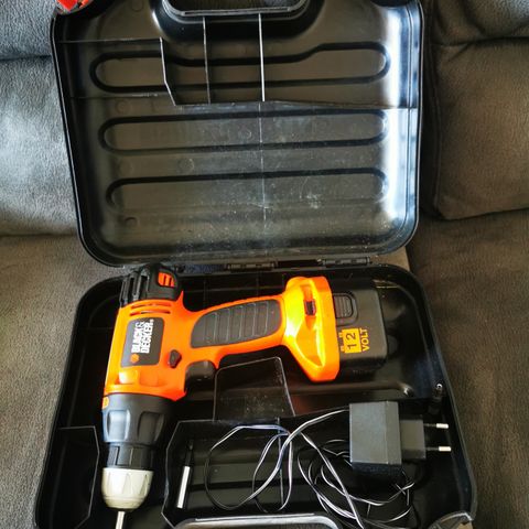 Black&Decker drill med defekt batteri