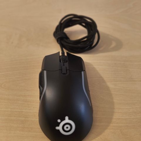 Datamus: Steelseries rival 5