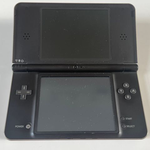 Nintendo DSi XL & Nintendo DSi med lader (reparasjonsobjekter)