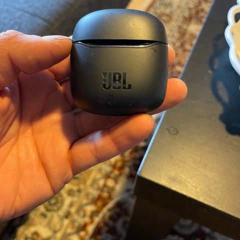 JBL Tour Pro + True Wireless-øretelefoner med støydemping