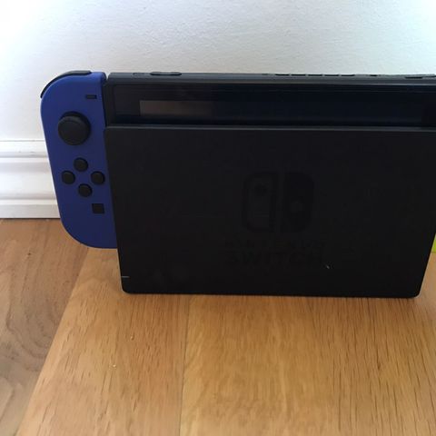 Nintendo switch med syv spill til leie