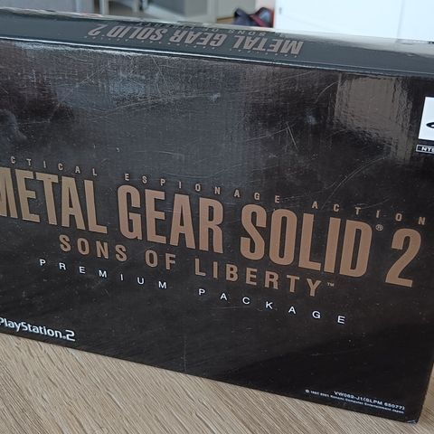 Metal Gear Solid 2: Sons of Liberty - Premium Package (PS2, Jp)