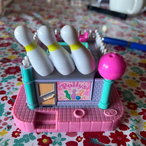 Vintage Polly pocket Bowling Alley 1996