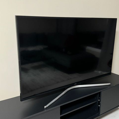 Samsung 50” Smart TV
