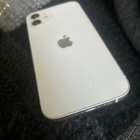 iPhone 12 hvit