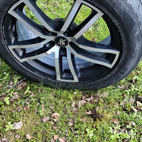 Sommerdekk med felg 235/55    R 18