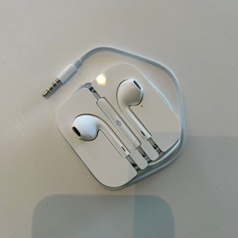 Ubrukt med forsegling øreplugger til iPhone Apple Original selges
