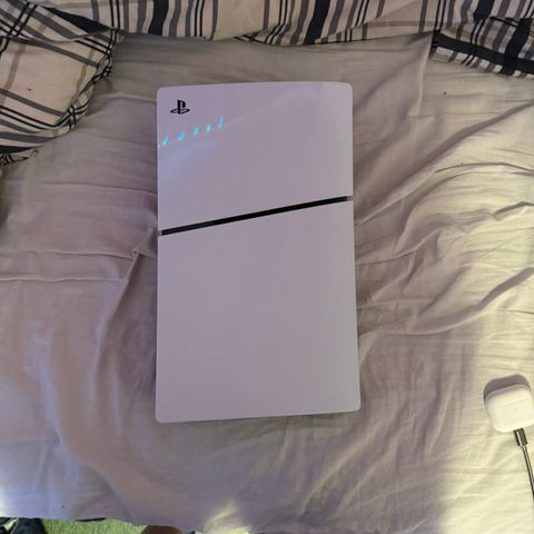 Nesten ubrukt ps5 slim digital edition