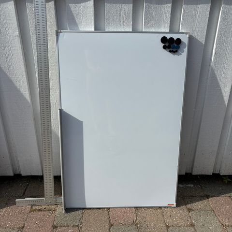 Whiteboard i størrelsene 90x60 og 45x60