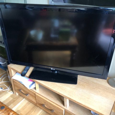 LG 42” TV-skjerm