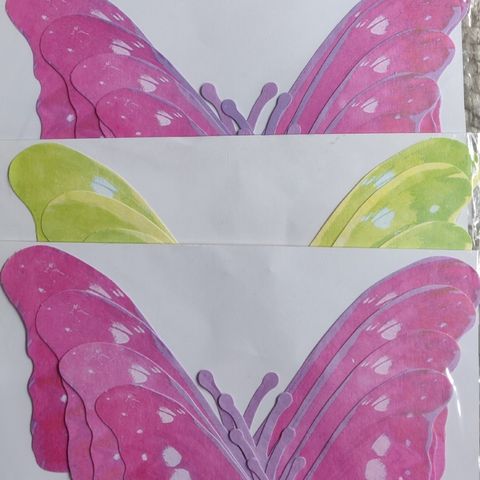 Dekor sommerfugler i papp