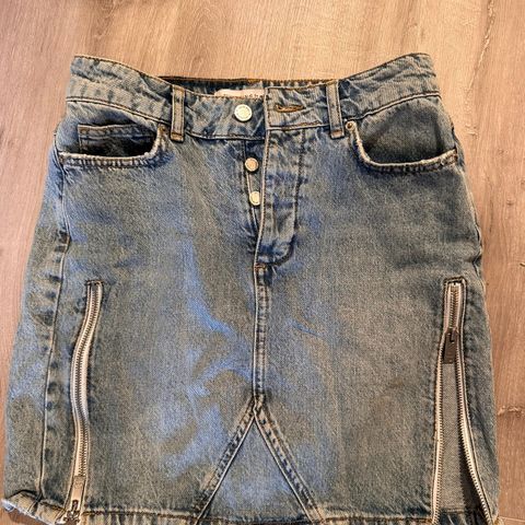 denimskjørt med glidelås/ splitt 34/36