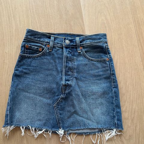 Levis mini skjørt w23