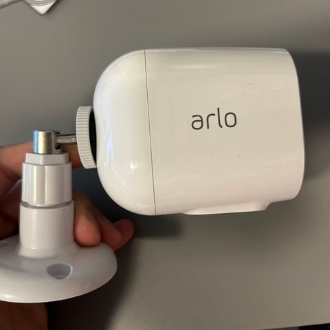 Arlo Essential Spotlight trådløst overvåkingskamera