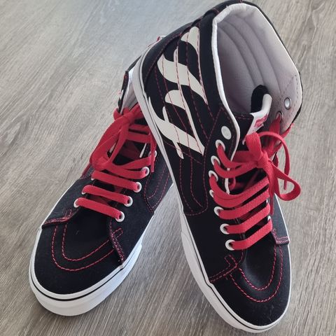 Vans x Foo Fighters Sk8-Hi str 40,5