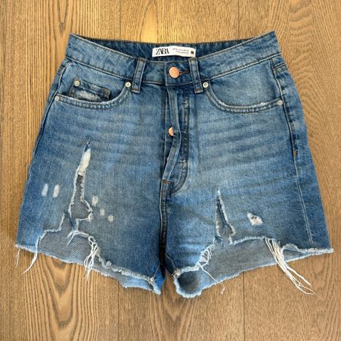 Kjempefin Zara olashorts - jeans shorts i str 34, selges!