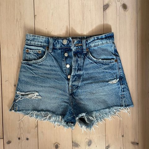 Zara shorts str 32