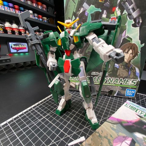Gundam Dynames MG 1/100 Master Grade Gunpla