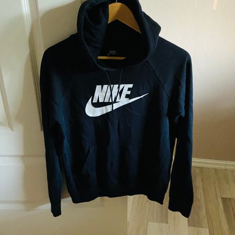 Nike hettegenser