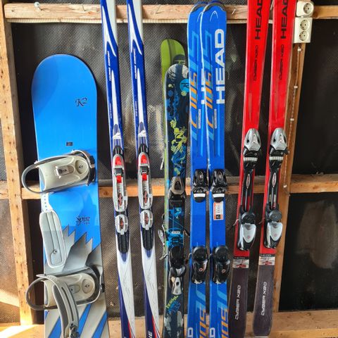 Diverse ski og snowboard