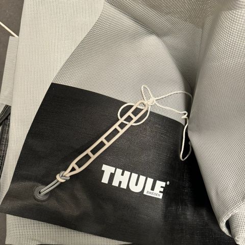 Thule sun blocker front og 2 sider