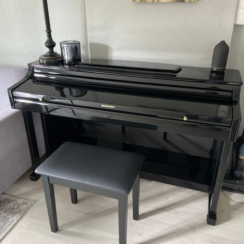 Elektrisk piano med krakk