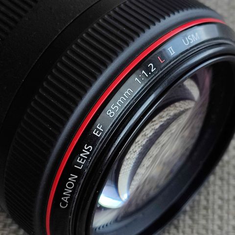 Canon 85mm 1.2f II