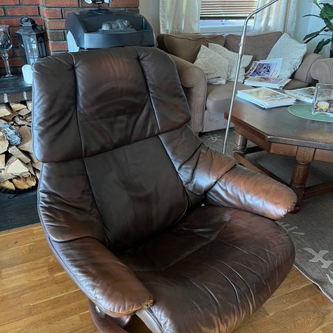 Ekornes stressless brun - med skammel