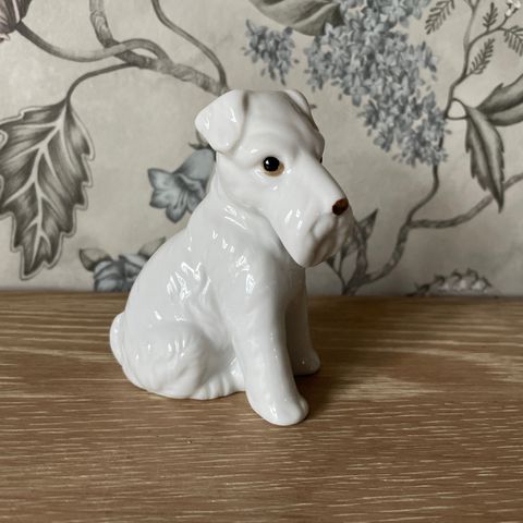 Terrier i porselen