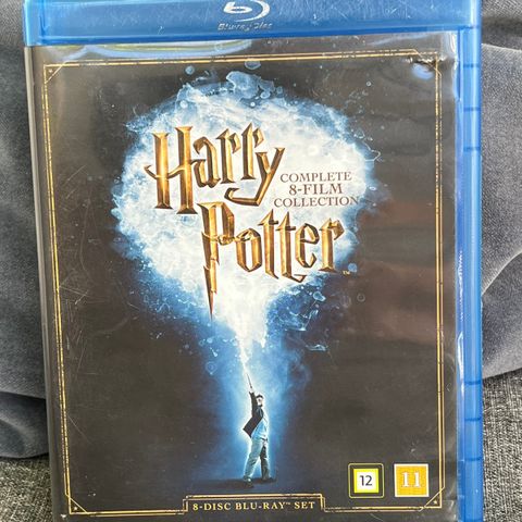 Harry Potter - 8 filmer på Blu-Ray.