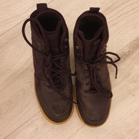 Nike vintersko