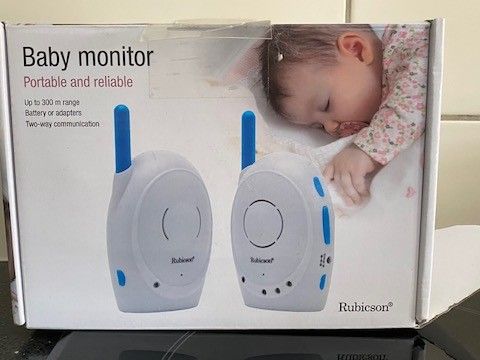Baby monitor for overvåkning av baby