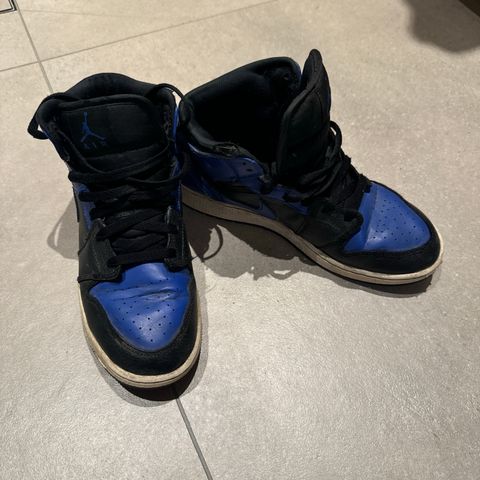 Air Jordan i svart/blått størrelse 39