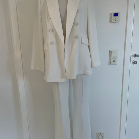 Nydelig dress fra Zara: jakke og bukse, helt ny strl M/L