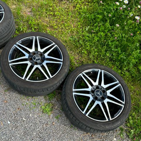 Mercedes. AMG 18 tom 225/45/18 foran 245/40/18 bak 5x112 boltsirkel