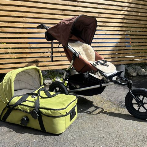 Mountain Buggy barnevogn  med Bag + ekstra utstyr