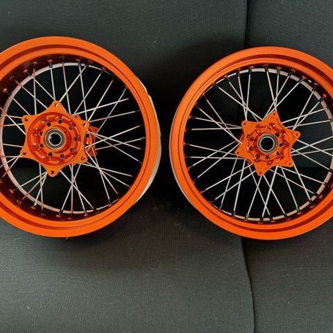 Nye Supermoto felger - 17x5.0 & 17x3.5