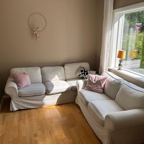 Toseter og treseter sofa selges samlet