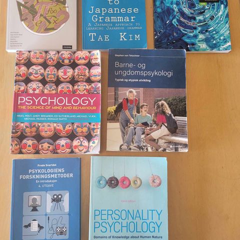 Fagbøker, matematikk, psykologi, kjemi, japansk