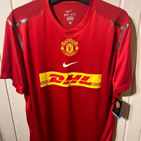 Manchester United 12-13 BNWT