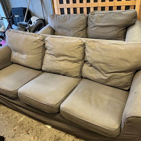 Ektorp sofa 3+2 seter samt puff