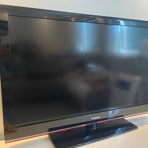 46’ Samsung LCD TV