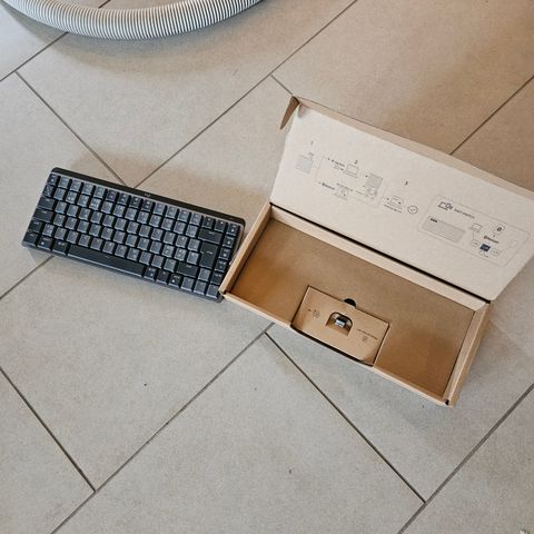 Logitech MX Mechanical Mini trådløst tastatur (lineære brytere)